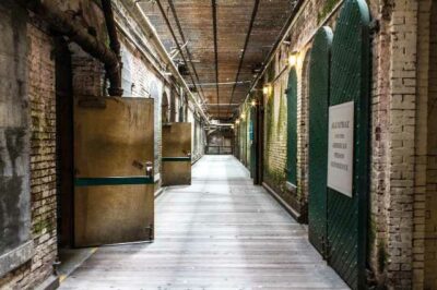 Couloir de la prison à Alcatraz